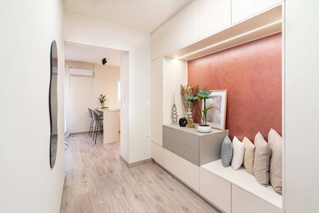 Pagrati - Varnava Modern Heaven * Athens
